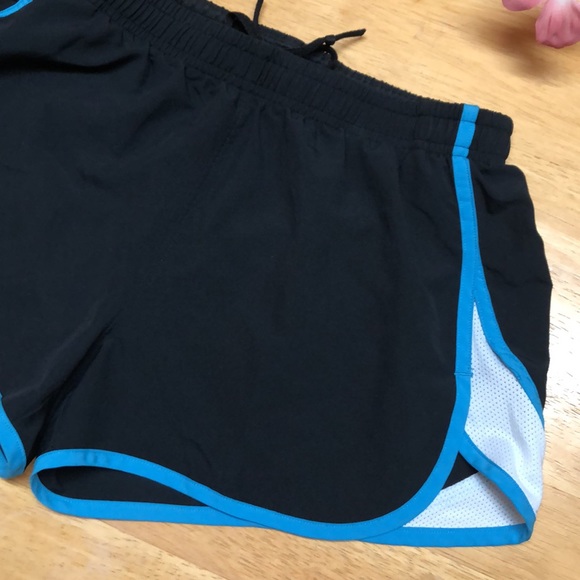 Under armour Ladies Small Black Athletic Shorts - Picture 3 of 8